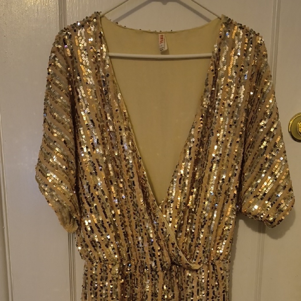 RAGA | Gold Sequin V-Neck Jumpsuit - Picture 3 of 6